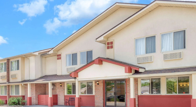 Super 8 by Wyndham Kingston, Забронировать Мини-отель Кингстон Ulster County, рядом с Birch Body Care
