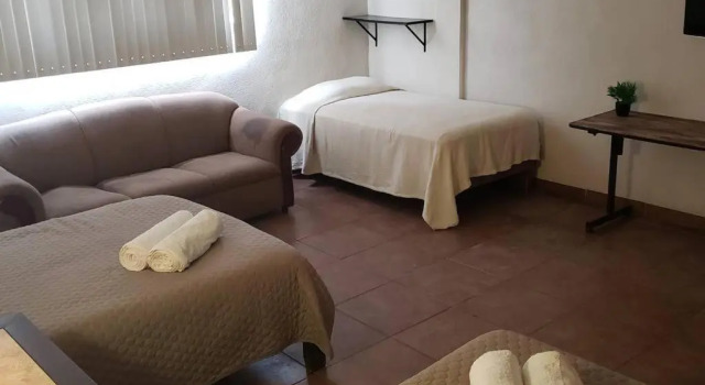 Departamento GRANDE con 2 recamaras con aire 5 camas wifi 115mb, cocina .Cochera techada, #4