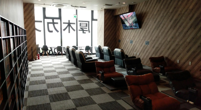 ATSUGI CAPSULEHOTEL – Caters to Men