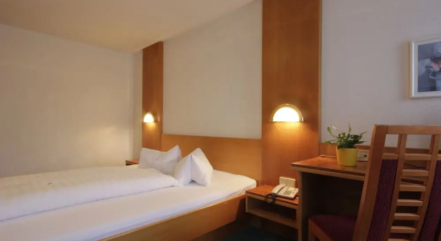 Трёхместный номер Classic с балконом Hotel Tia Monte