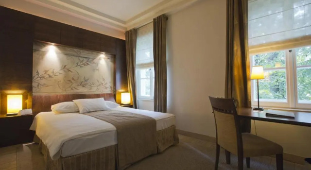 Люкс с 2 комнатами Mamaison Le Regina Boutique Hotel