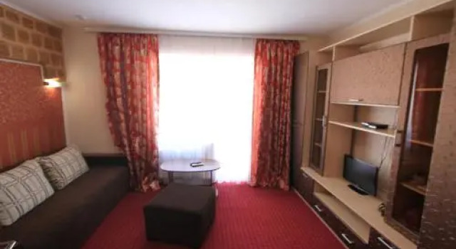 SKI Xata, Prenota Hotel Hotel a Ivano-Frankovsk con parcheggio, Parcheggio