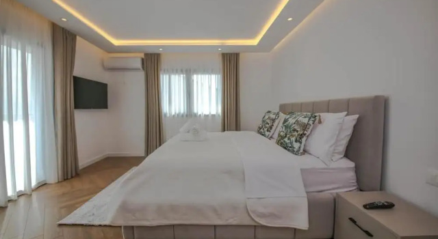 Номер Royal с балконом и с видом на озеро Murati Lake View Hotel