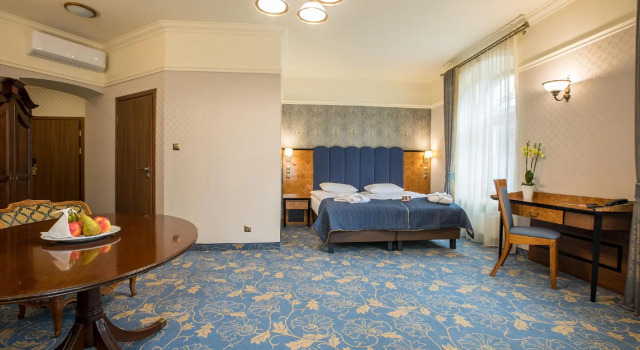 Полулюкс Hotel Diament Plaza Gliwice