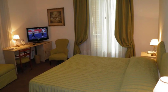 Четырёхместный номер Standard HG Hotel Cappelli