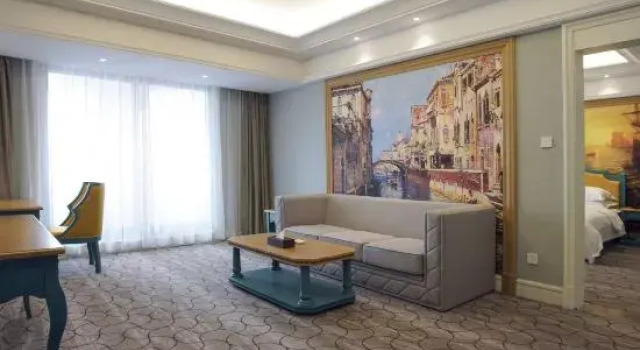 Люкс Pegasus Watertown Hotel