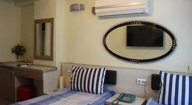 Одноместный номер Standard с балконом Invivo Hotel