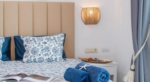 FRONTLINE VILLA 25, well-designed with a heated pool