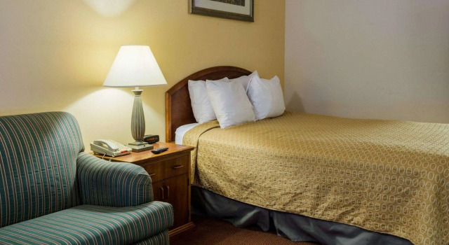 Двухместный номер Standard Rodeway Inn Colonial Heights I-95