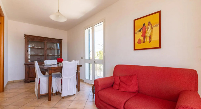 Comfortable house with large terrace for outdoor dining in San Foca just 100 meters from the sea-Casadoni