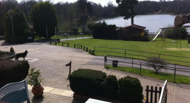 Двухместный номер Deluxe с видом на озеро Annexe at Gosfield Lake