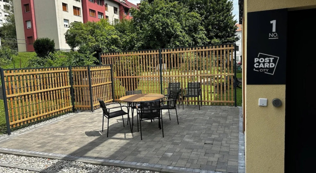 Апартаменты Postcard City Apartments