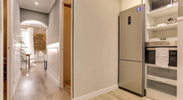 Elegant 3bed W/big Terrace Next to Plaza España, Забронировать Отель Сантс-Монжуик , рядом с Фонд современного искусства Франа Дауреля