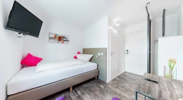 Hotel Sirrah, Reserva ahora Hotel Hoteles en Stuttgart con aparcamiento, Aparcamiento