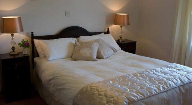 Lurgan House, Book Bed and Breakfast Hotels in Mayo with Parking, Parking