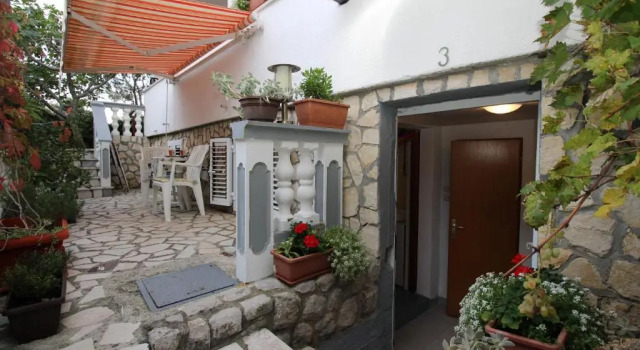 Студия Apartments Horvat