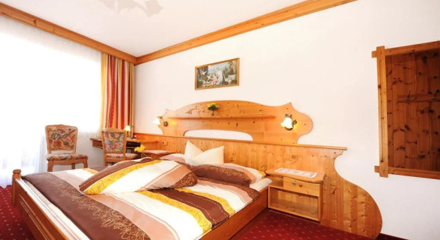 Gasthof Friedburg, Rezerwuj Hotel Hotele w Salzburg z parkingiem, Parking