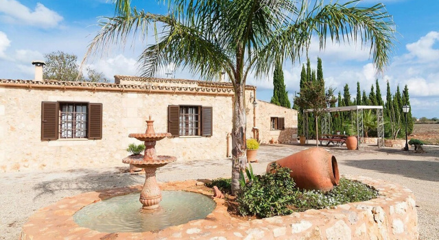 Villa With 3 Bedrooms in Manacor, With Wonderful Mountain View, Private Pool, Enclosed Garden - 20 km From the Beach, Book Villa 4-stjernede hoteller i Manacor, 4*