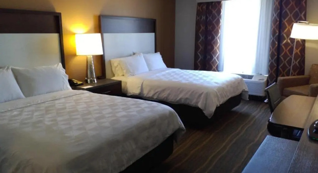 Четырёхместный номер Standard Holiday Inn & Suites Albuquerque-North I-25 by IHG