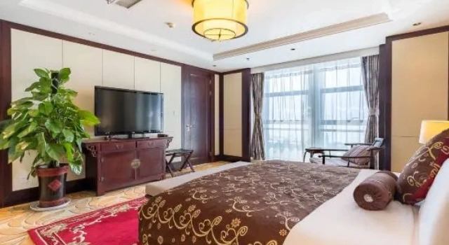 Семейный люкс с видом на озеро Star International Hotel