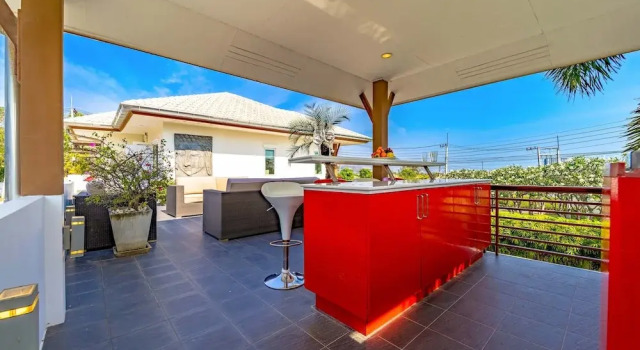 3 Bed Pool Villa in Great Location - STV