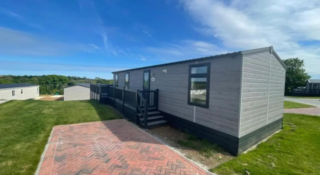 Luxury 6 Bed Lodge with Hot Tub