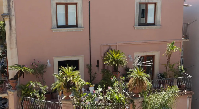 Taormina piazza duomo