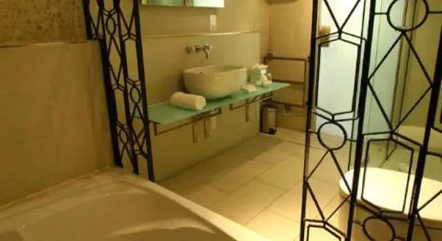 Двухместный полулюкс Le Monde Hotel