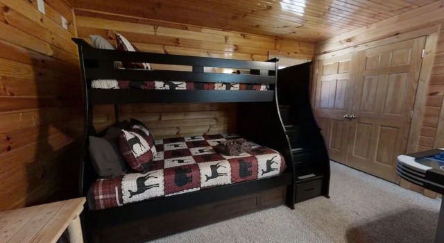 Valley Hi Mountain Cabin With Hot Tub and Gas Fireplace by Redawning