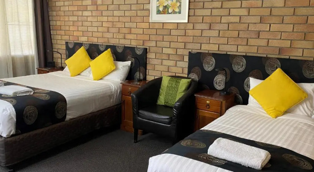 Трёхместный номер Standard City View Motel