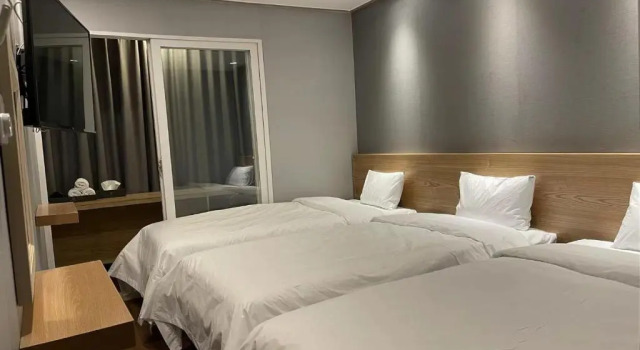 Трёхместный номер The garden hotel