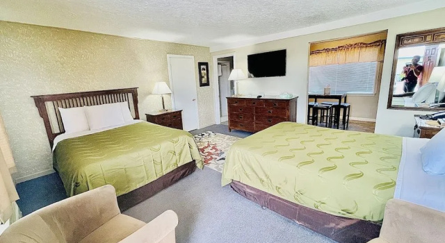 Sage N Sand Motel, Rezerwuj Motel Hotele w Moses Lake z basenem, Basen