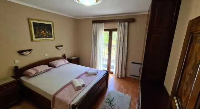 Ante`s Hill House, Book Hotel Billige hoteller i Budva