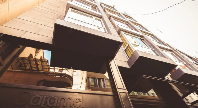 Полулюкс Caramel Boutique Hotel