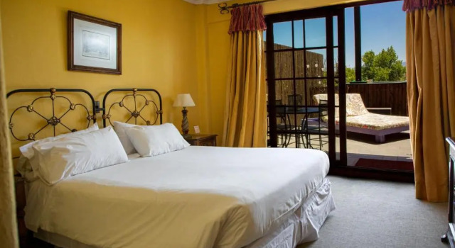 Полулюкс Hotel Santa Cruz Plaza