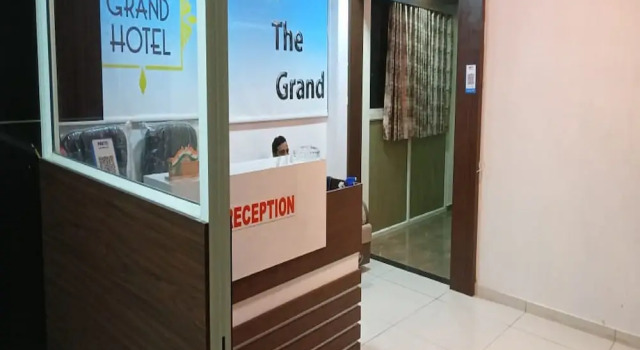 Hotel The Grand, Rezervovat Hotel Hotely v Gujarat s parkováním, Parkování