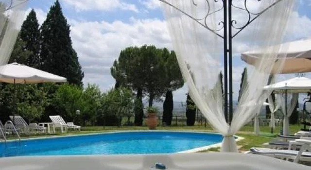 Zurli, Varaa Hotelli Hotellit Gabbiano-Vecchio uima-altaalla, Uima-allas