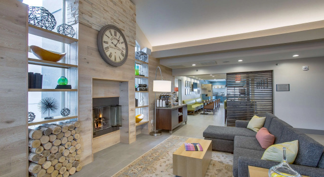 Country Inn & Suites by Radisson, Wichita East, KS, Buchen Sie Hotel Wichita Kansas