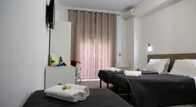 Трёхместный номер Standard с балконом Tiburtina Royal Suites