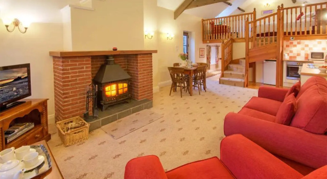 Rose Cottages, Забронировать Отель Отели Эмблтон с парковкой, рядом с Гольф-клуб Dunstanburgh Castle, Парковка