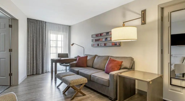 Люкс Windmill Suites Surprise - Phoenix, an Ascend Collection Hotel