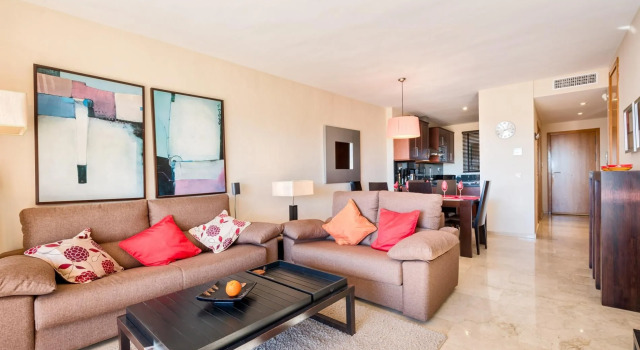 Malibu 6 -lux. 2BR Sea View Condo in Club la Costa