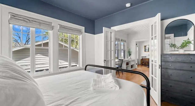 Апартаменты The Adaline 6 Gorgeous Hyde Park Apartment