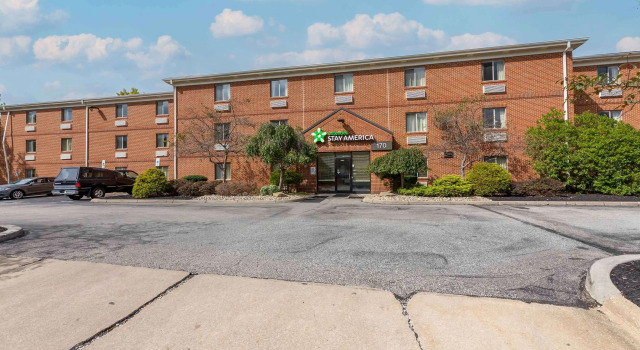 Suburban Studios Copley Akron West, Boek Hotel Hotels in Copley met parkeren, Parkeren