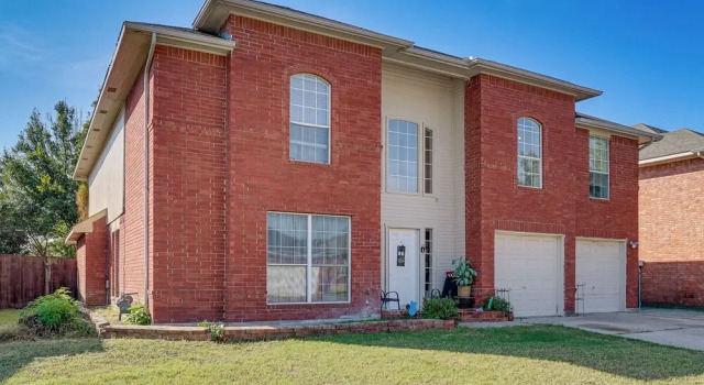 Large Families Welcome! Spacious Fort Worth Home, Забронировать Отель Форт-Уэрт Dallas - Fort Worth Metropolitan Area, рядом с Гольф-клуб Fossil Creek