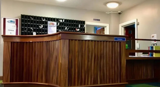 College Hall / University of London, Забронировать Отель Камден Лондон, рядом с Музей сирот