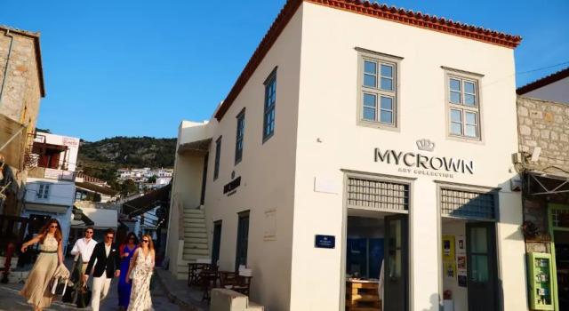 MyCrown Suite, Luxurious apartment with sea view located at the port of Hydra, Book Apartment Hotels in Hydra with a Pool, Swimming Pool