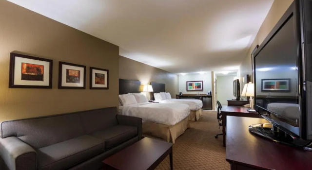 Номер Executive Holiday Inn Hotel and Suites-Kamloops by IHG