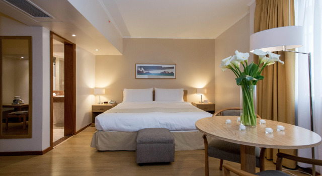 Holiday Inn Montevideo, an IHG Hotel, Buchen Sie Hotel Hotels in Montevideo mit Parkplatz, Parkplätze