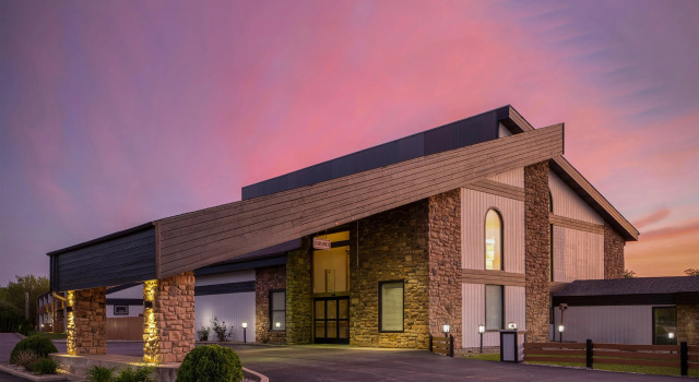 Best Western Indian Oak